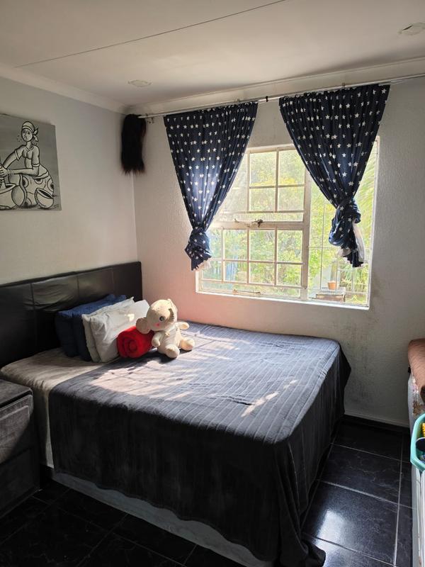 2 Bedroom Property for Sale in Linmeyer Gauteng