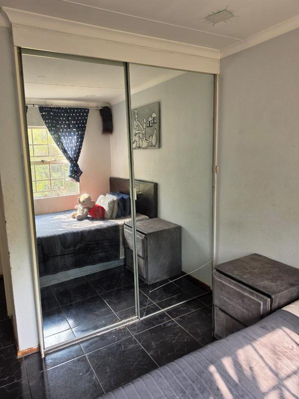 2 Bedroom Property for Sale in Linmeyer Gauteng