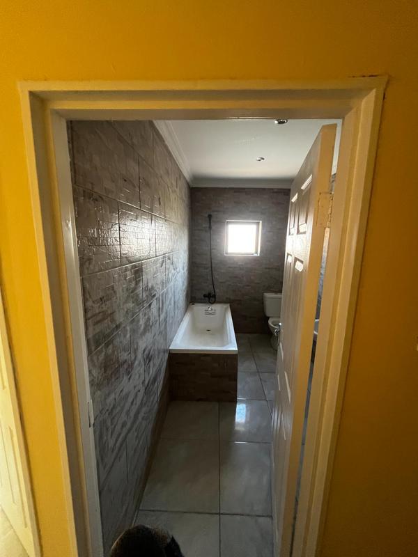 To Let 3 Bedroom Property for Rent in Linmeyer Gauteng