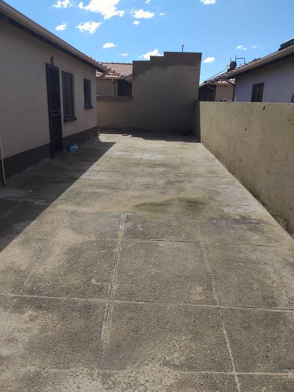 3 Bedroom Property for Sale in Windmill Park Gauteng
