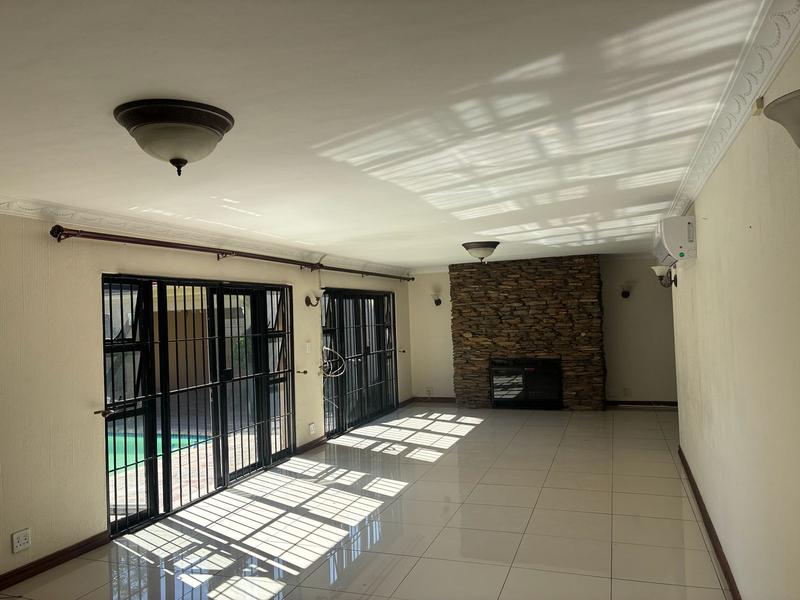 To Let 4 Bedroom Property for Rent in Waterkloof A H Gauteng