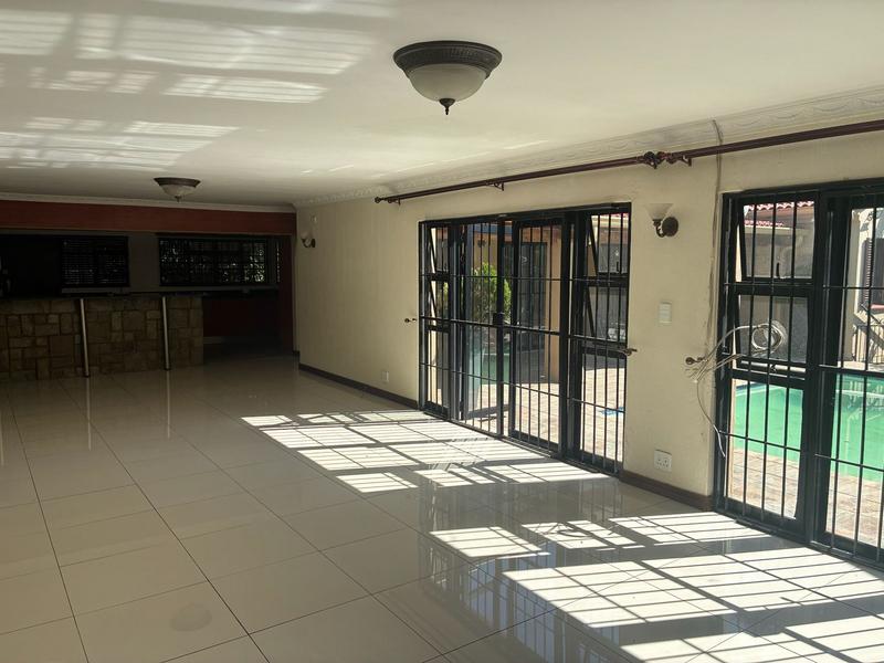 To Let 4 Bedroom Property for Rent in Waterkloof A H Gauteng