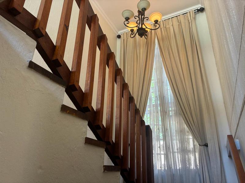 To Let 4 Bedroom Property for Rent in Waterkloof A H Gauteng