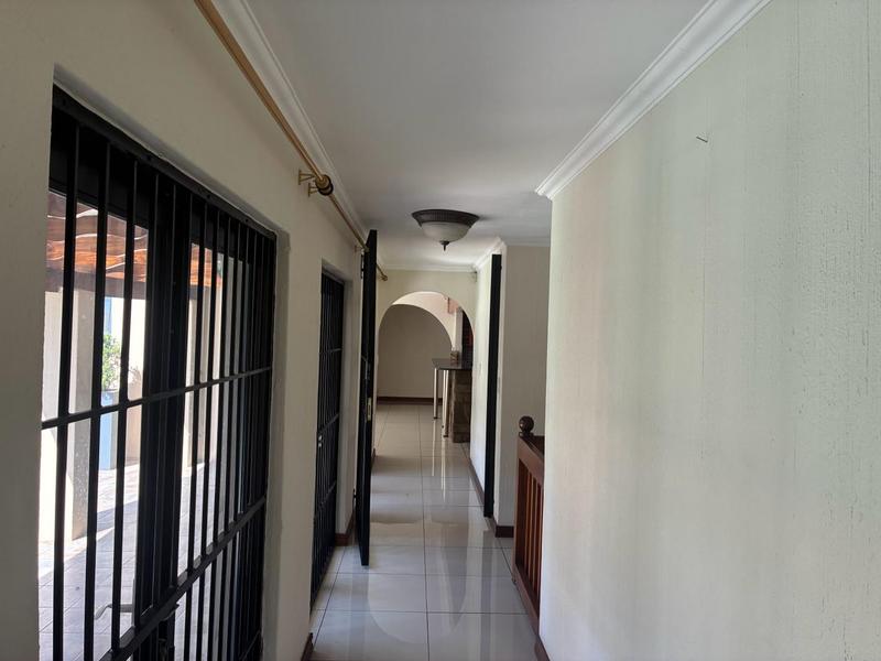 To Let 4 Bedroom Property for Rent in Waterkloof A H Gauteng