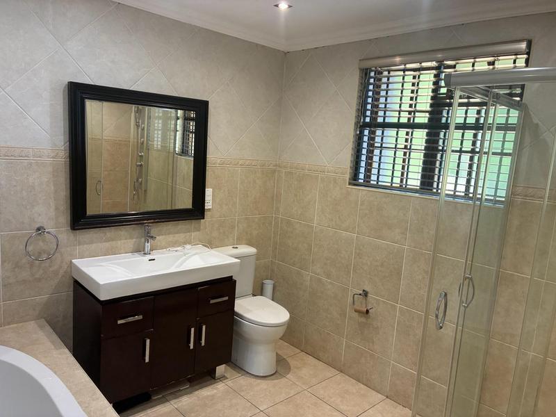 To Let 4 Bedroom Property for Rent in Waterkloof A H Gauteng