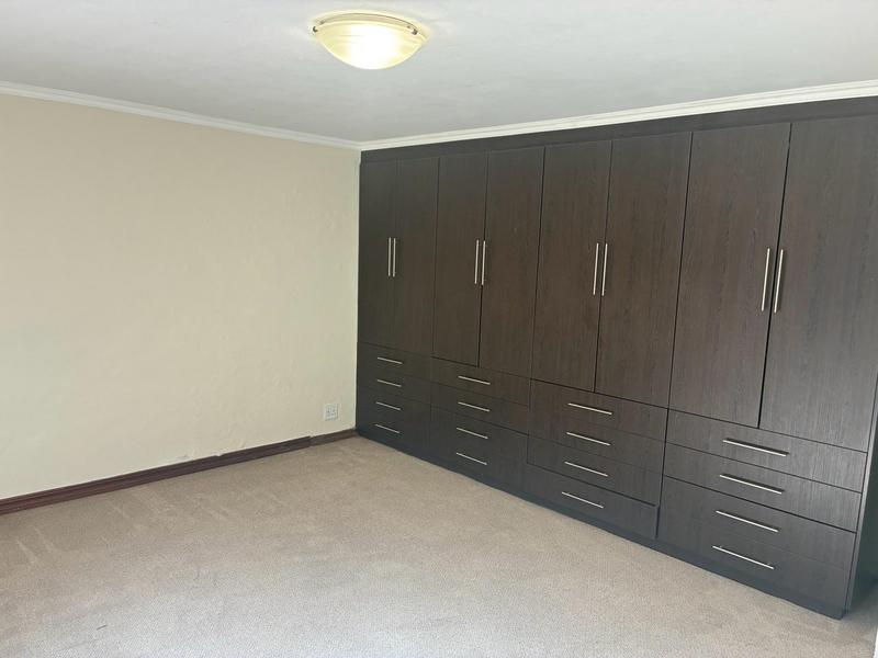 To Let 4 Bedroom Property for Rent in Waterkloof A H Gauteng