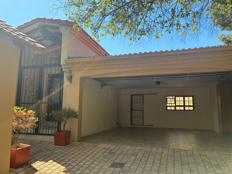 To Let 4 Bedroom Property for Rent in Waterkloof A H Gauteng