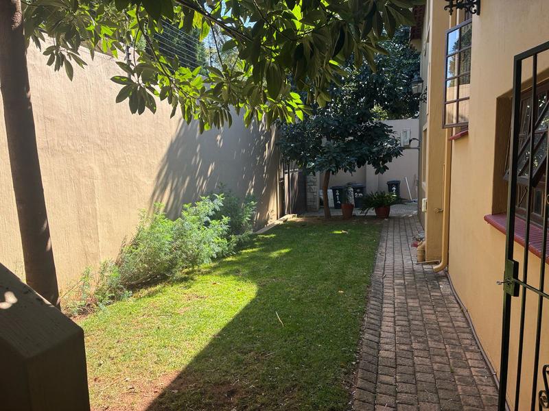 To Let 4 Bedroom Property for Rent in Waterkloof A H Gauteng
