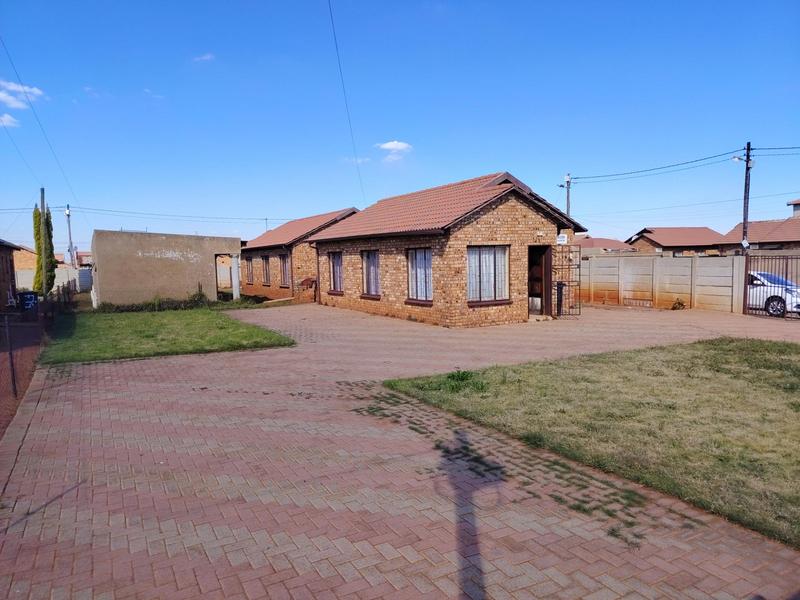To Let 3 Bedroom Property for Rent in Protea Glen Gauteng
