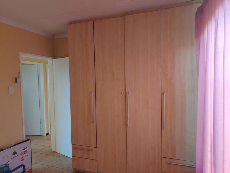 To Let 3 Bedroom Property for Rent in Protea Glen Gauteng