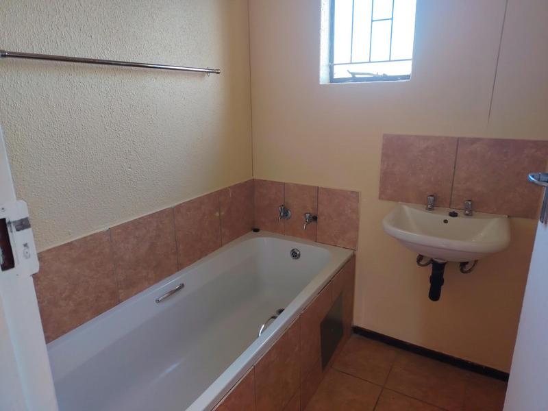 To Let 3 Bedroom Property for Rent in Protea Glen Gauteng
