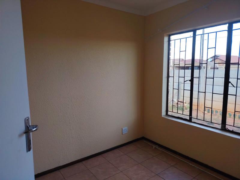To Let 3 Bedroom Property for Rent in Protea Glen Gauteng