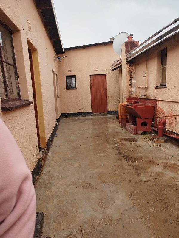 2 Bedroom Property for Sale in Moroka Gauteng