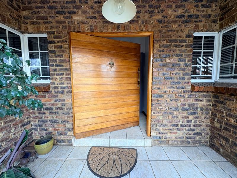 4 Bedroom Property for Sale in Hennopspark Gauteng