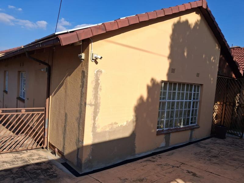 3 Bedroom Property for Sale in Oakdene Gauteng