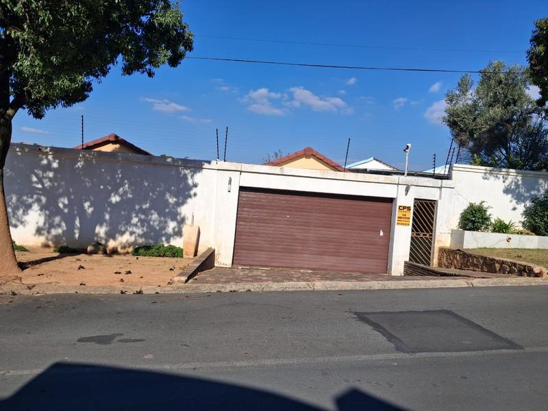 3 Bedroom Property for Sale in Oakdene Gauteng