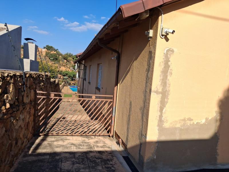 3 Bedroom Property for Sale in Oakdene Gauteng