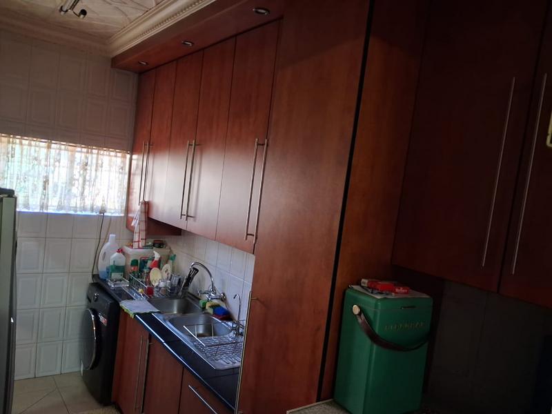 3 Bedroom Property for Sale in Oakdene Gauteng