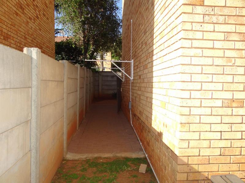 To Let 3 Bedroom Property for Rent in Allens Nek Gauteng