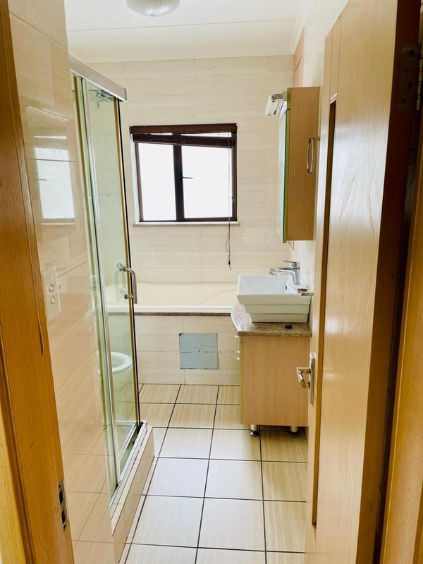 To Let 2 Bedroom Property for Rent in Noordwyk Gauteng