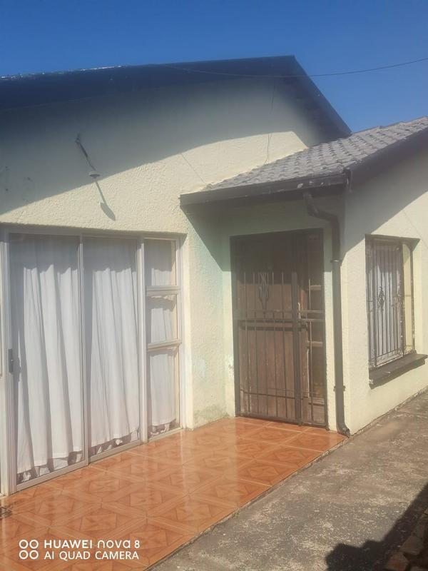 3 Bedroom Property for Sale in Jabavu Gauteng