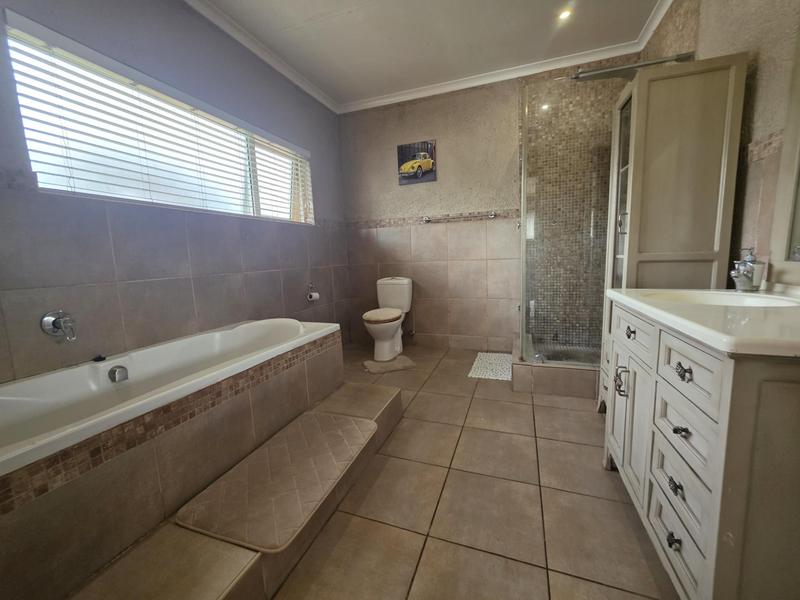 4 Bedroom Property for Sale in Brackendowns Gauteng
