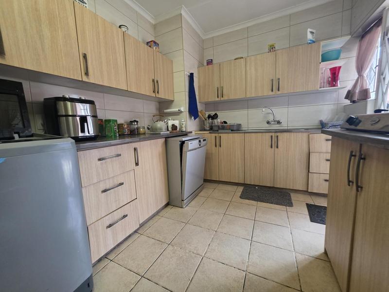 3 Bedroom Property for Sale in Brackendowns Gauteng