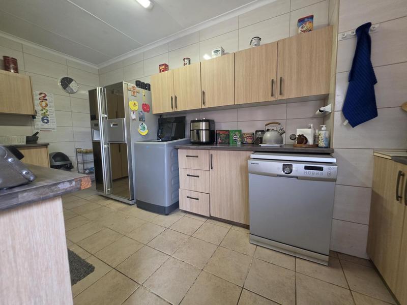3 Bedroom Property for Sale in Brackendowns Gauteng