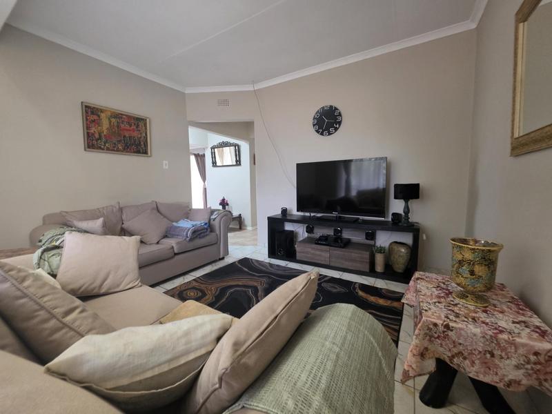 3 Bedroom Property for Sale in Brackendowns Gauteng