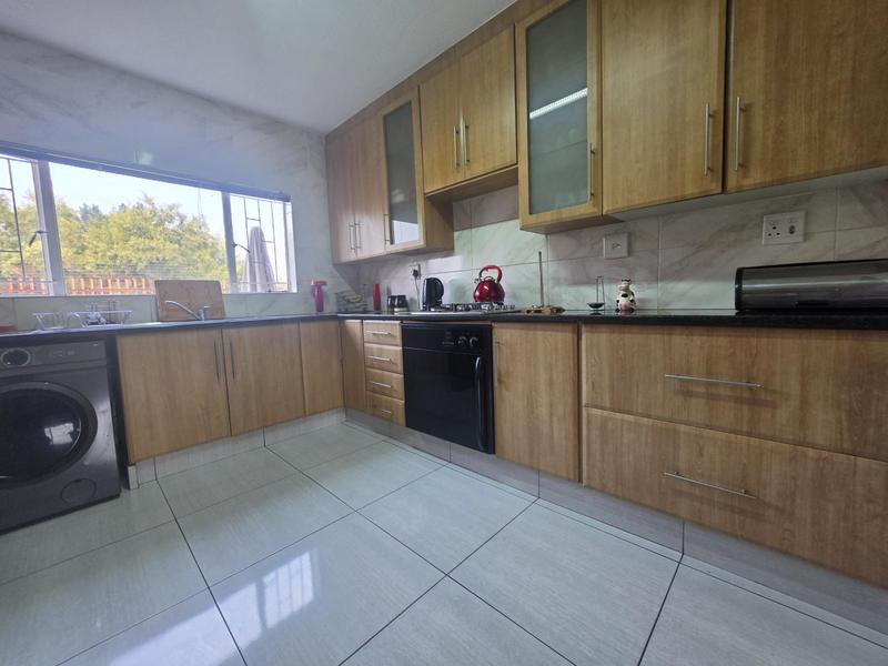 3 Bedroom Property for Sale in Brackenhurst Gauteng