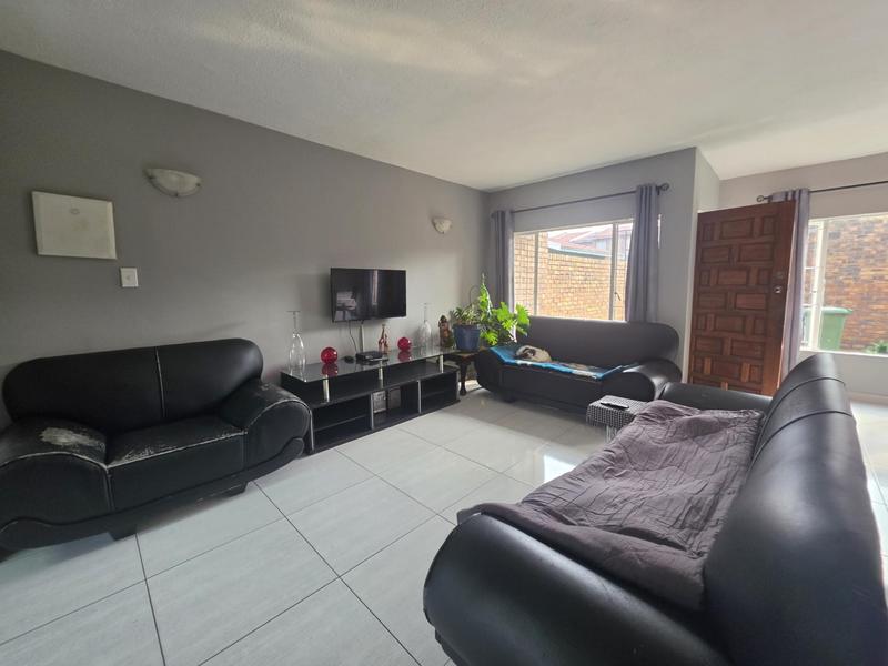 3 Bedroom Property for Sale in Brackenhurst Gauteng