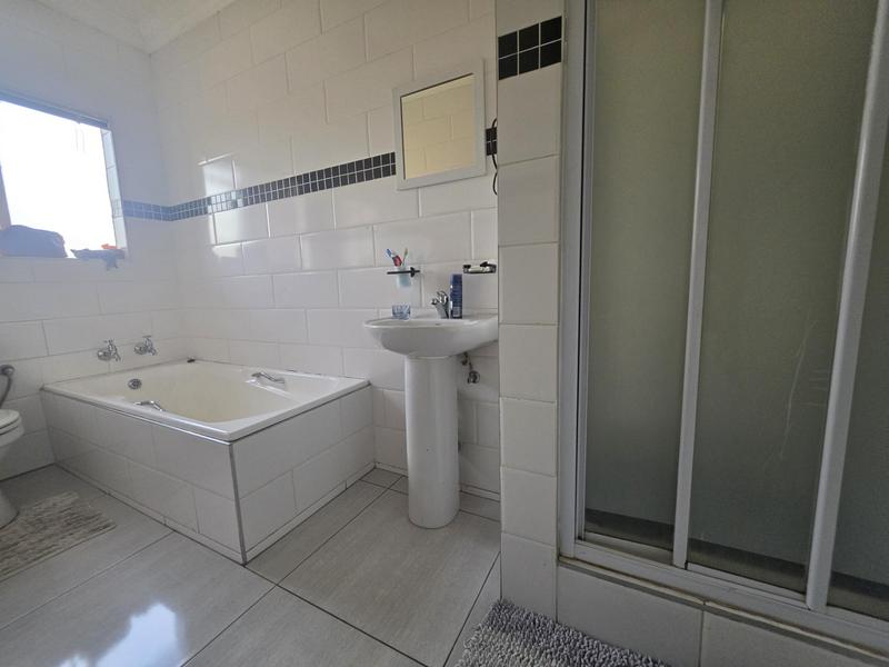 3 Bedroom Property for Sale in Brackenhurst Gauteng