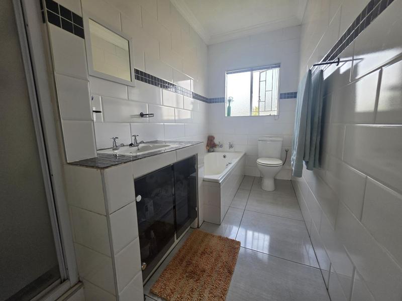 3 Bedroom Property for Sale in Brackenhurst Gauteng