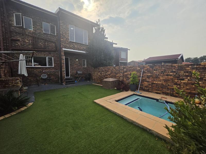 3 Bedroom Property for Sale in Brackenhurst Gauteng