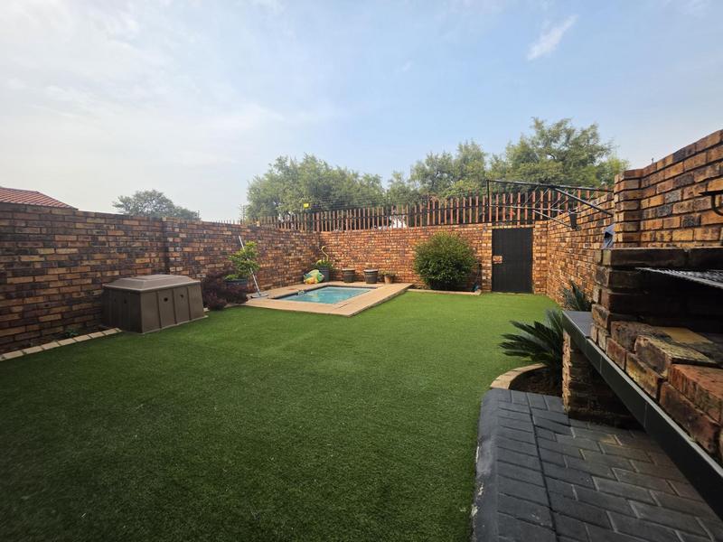 3 Bedroom Property for Sale in Brackenhurst Gauteng
