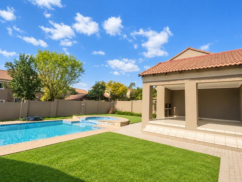 2 Bedroom Property for Sale in Halfway Gardens Gauteng
