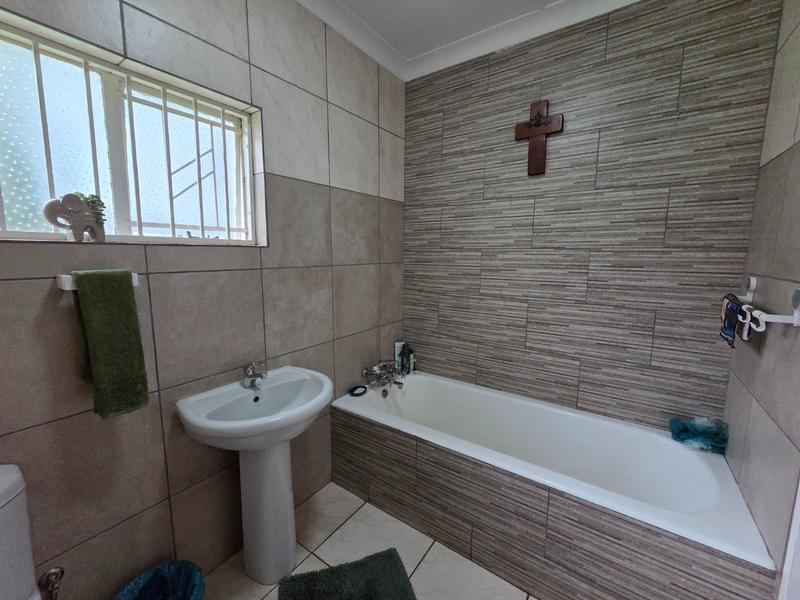 4 Bedroom Property for Sale in Monument Gauteng