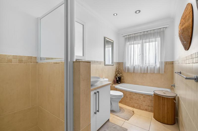 3 Bedroom Property for Sale in Broadacres Gauteng
