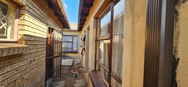 4 Bedroom Property for Sale in Soshanguve T Gauteng