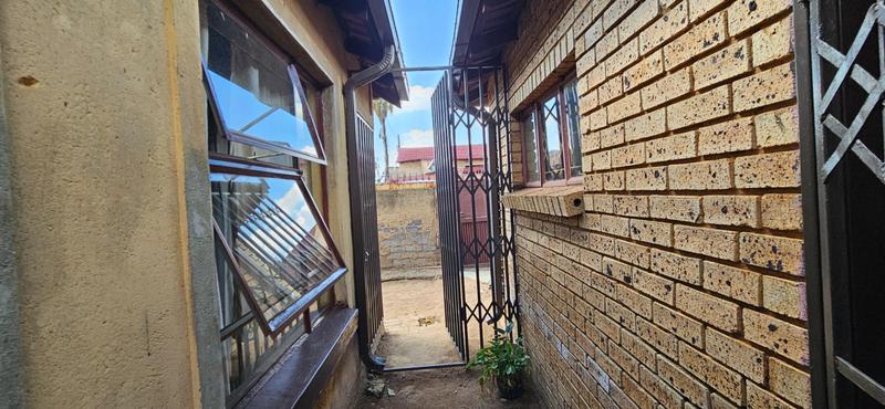 4 Bedroom Property for Sale in Soshanguve T Gauteng