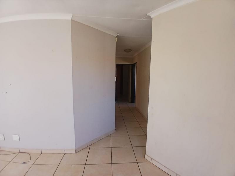 5 Bedroom Property for Sale in Olievenhoutbosch Gauteng