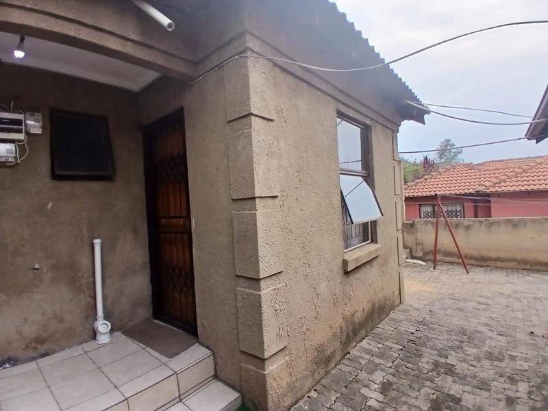 5 Bedroom Property for Sale in Olievenhoutbosch Gauteng