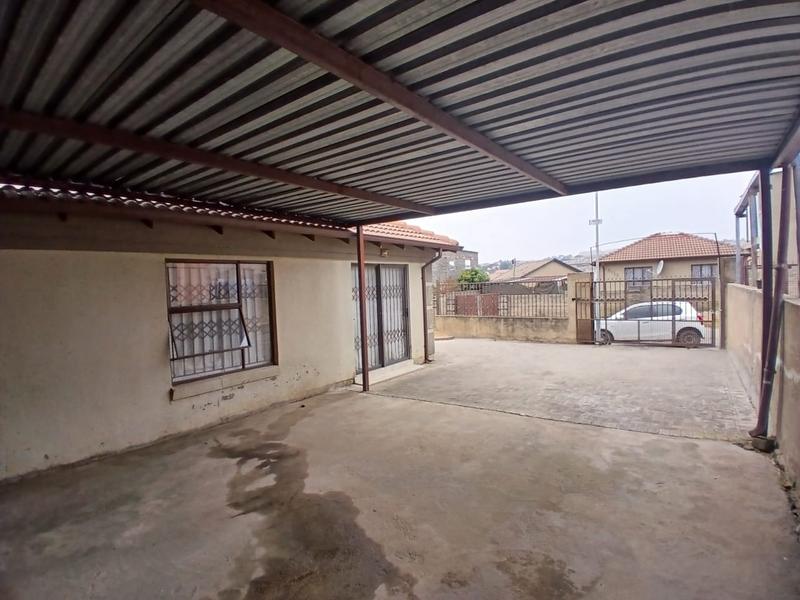 5 Bedroom Property for Sale in Olievenhoutbosch Gauteng