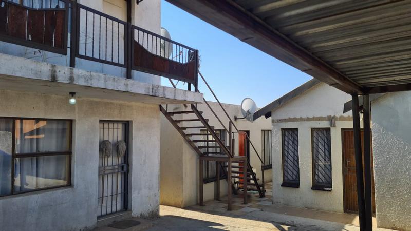 8 Bedroom Property for Sale in Olievenhoutbosch Gauteng
