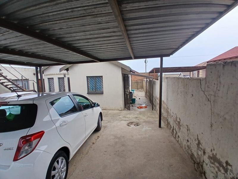 8 Bedroom Property for Sale in Olievenhoutbosch Gauteng