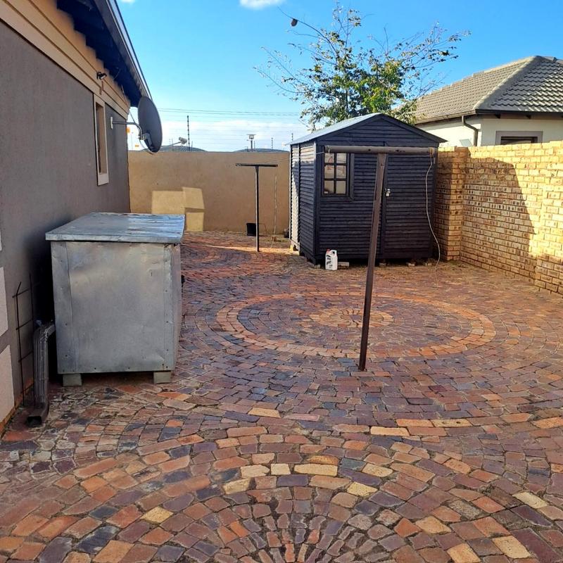 3 Bedroom Property for Sale in Westonaria Gauteng