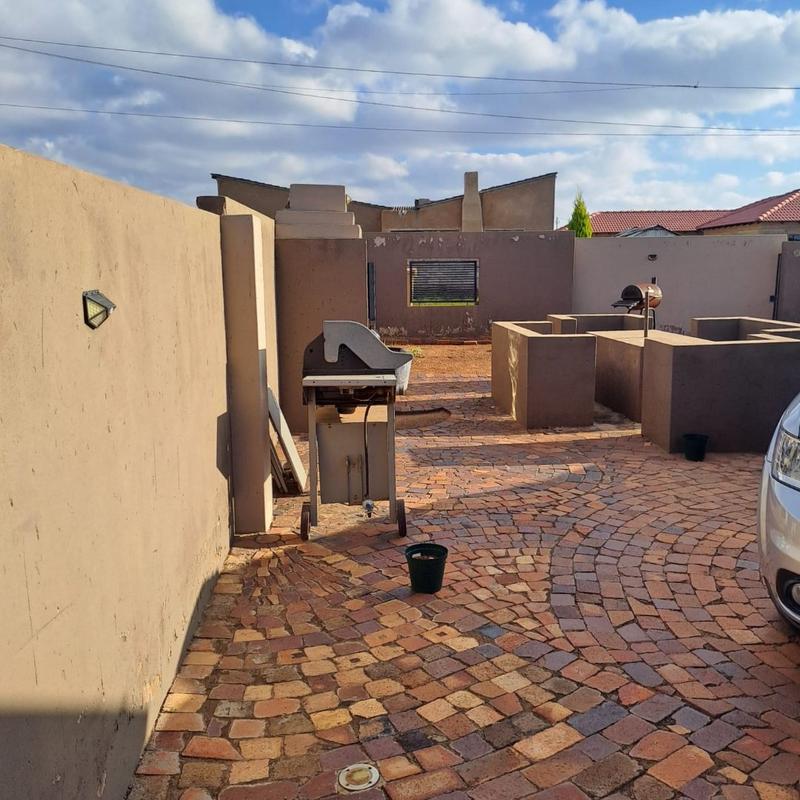 3 Bedroom Property for Sale in Westonaria Gauteng