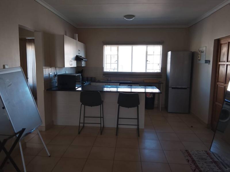 To Let 2 Bedroom Property for Rent in Mondeor Gauteng