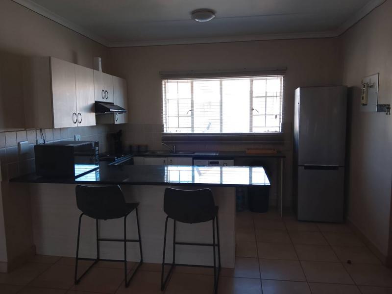 To Let 2 Bedroom Property for Rent in Mondeor Gauteng