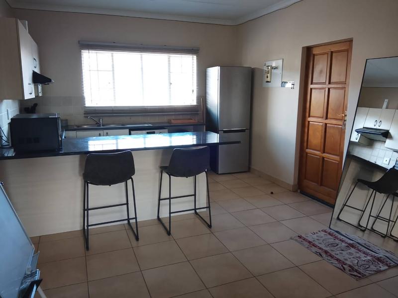 To Let 2 Bedroom Property for Rent in Mondeor Gauteng